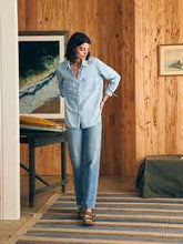 Load image into Gallery viewer, Faherty Brand Tried &amp; True Chambray
