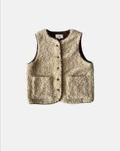 Load image into Gallery viewer, Amente Wool Reversible Vest
