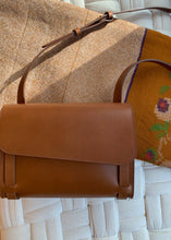 Load image into Gallery viewer, Il Bisonte Stufa Crossbody Bag
