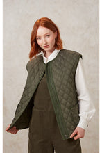 Load image into Gallery viewer, People Tree Akira Quilted Gilet
