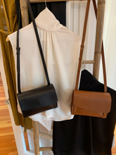 Load image into Gallery viewer, Il Bisonte Stufa Crossbody Bag
